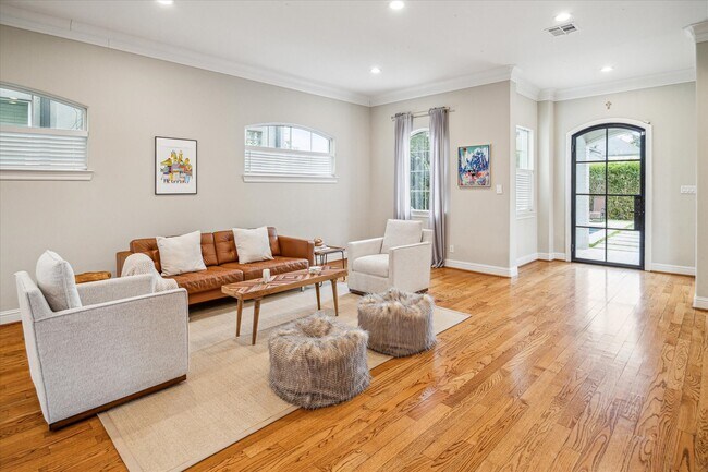 Building Photo - 1502 Whispering Pines Dr