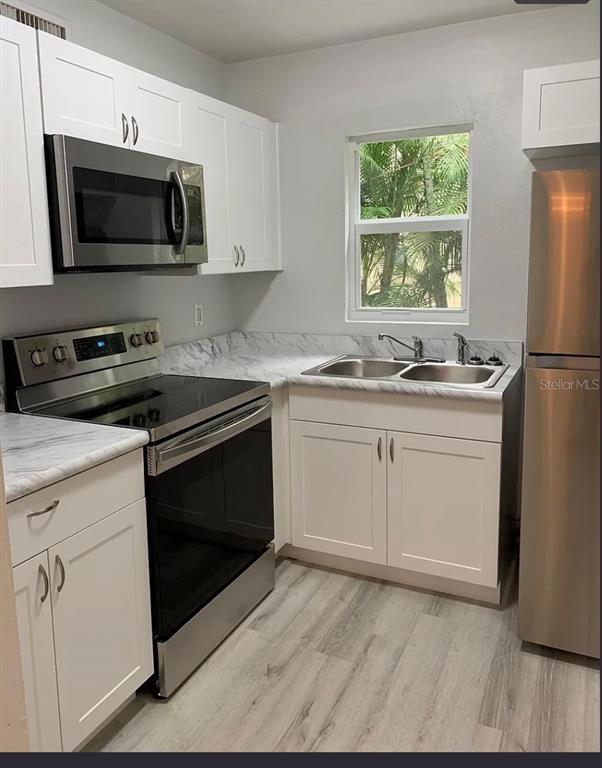 Building Photo - 4963 Viceroy St