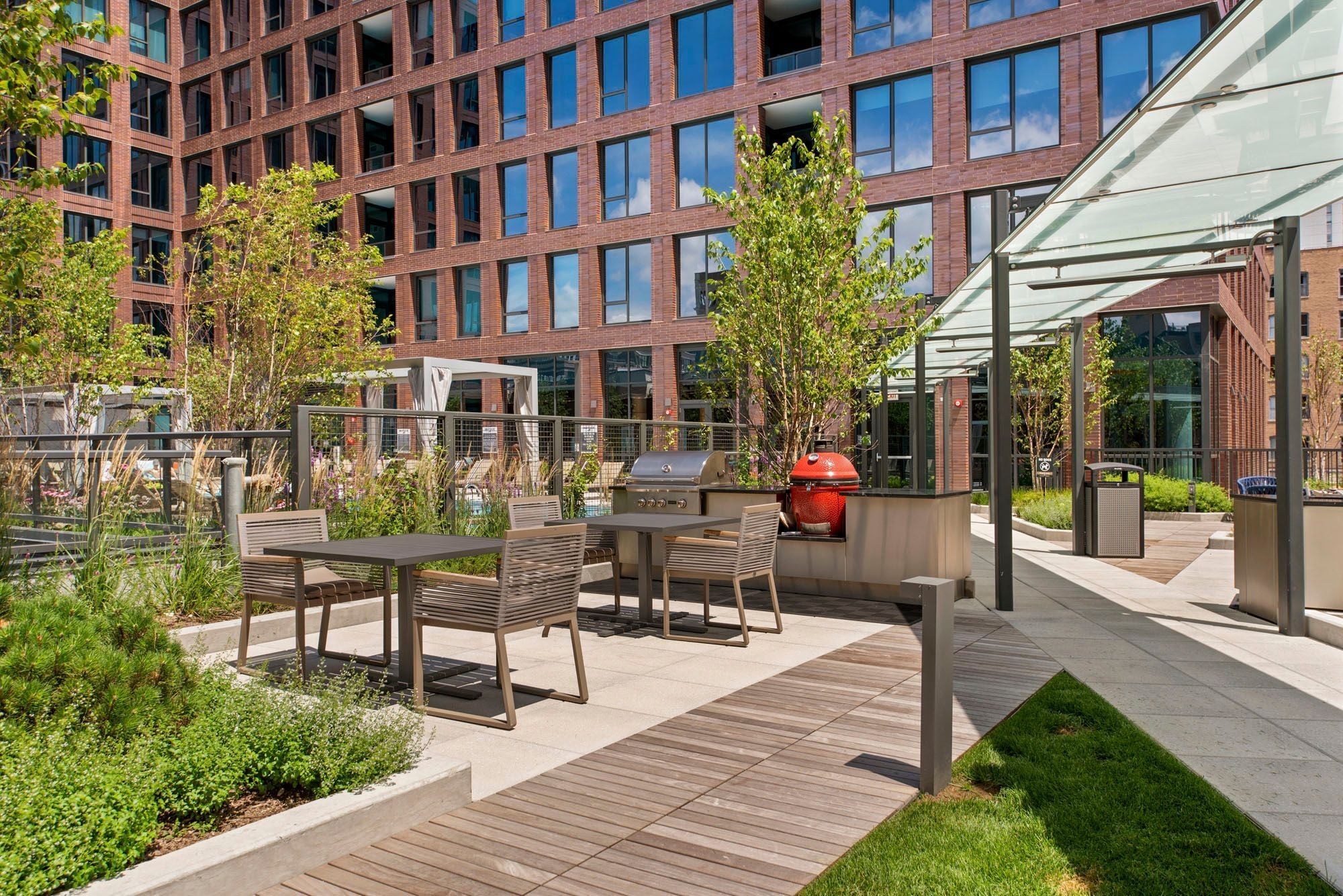 Building Photo - 944 W Madison St