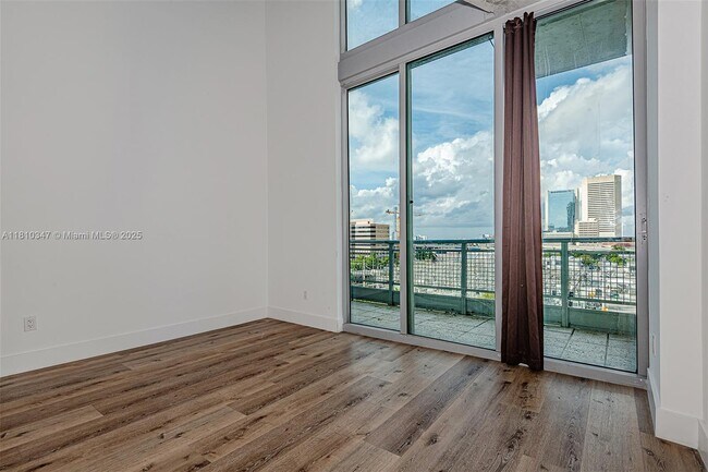 Building Photo - 690 SW 1st Ct