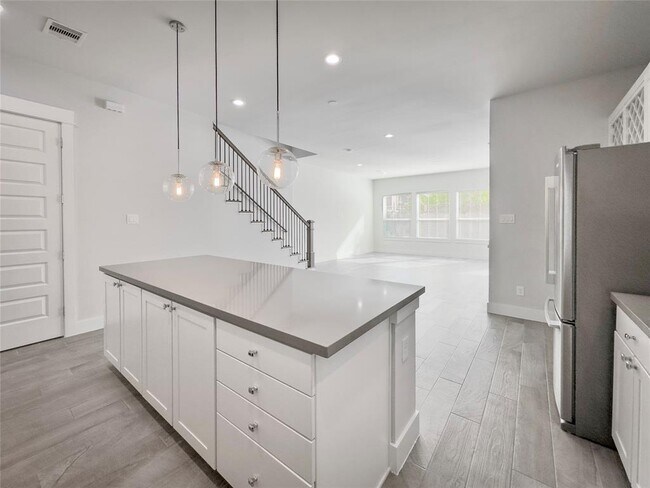 Building Photo - 1602 Westside Gardens Ln