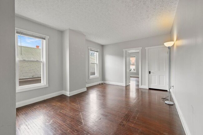 Building Photo - 285-287 E Whittier St