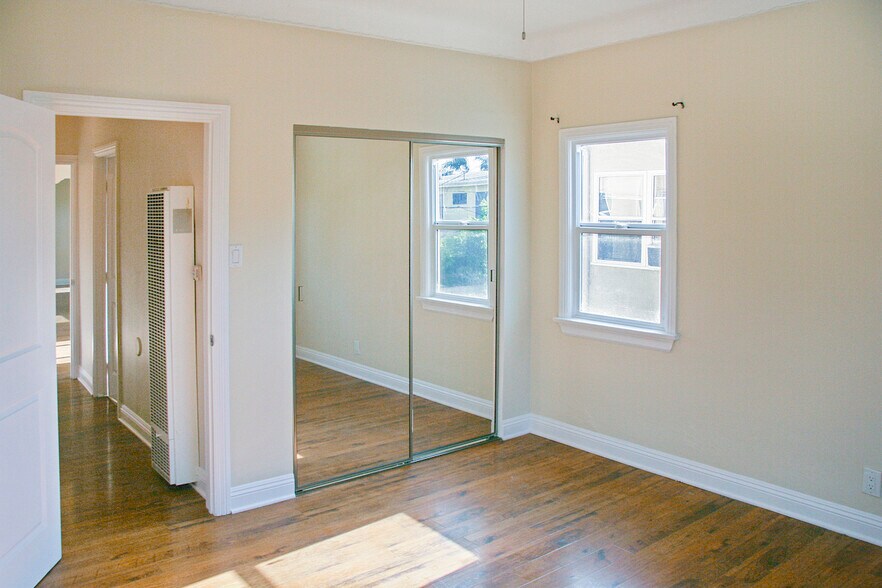 Building Photo - 6071 1/2 Pickford St