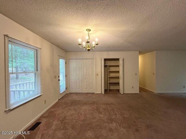 Building Photo - 902 Heather Trail