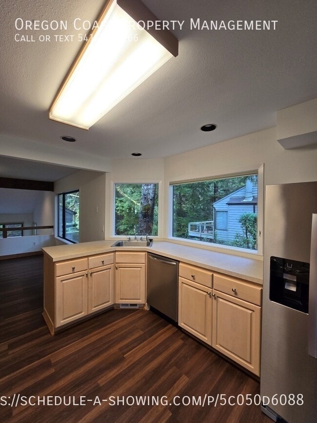 Building Photo - 600 Island Dr