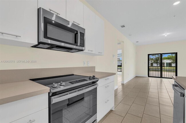 Building Photo - 8167 NW 41st St