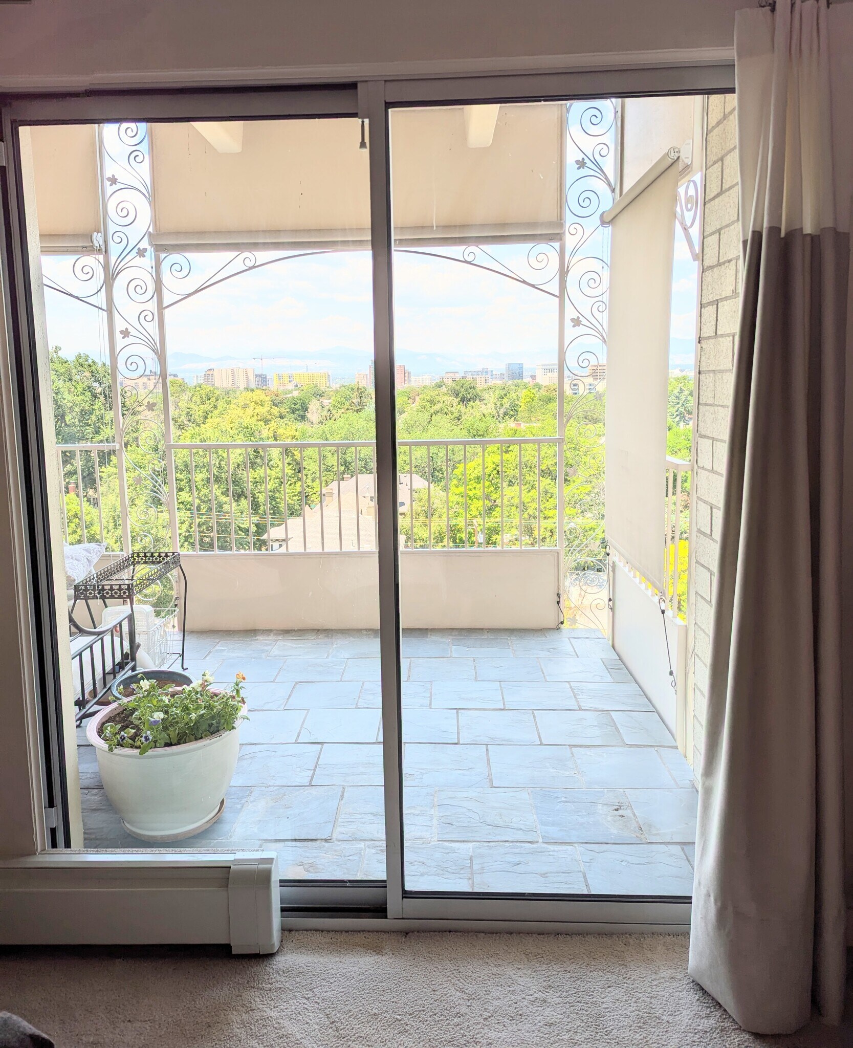 slidwwersfrom bedroom to balcony - 1200 N Humboldt St