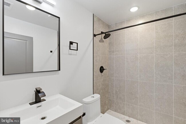 Building Photo - 1005 W Orleans St