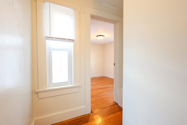 Building Photo - 68 A Newhall St