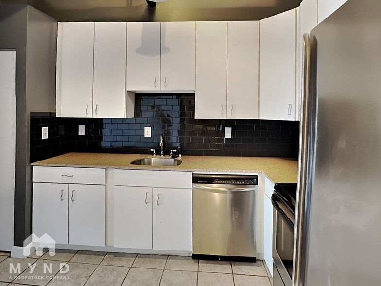 Building Photo - 326 Nelson St SW