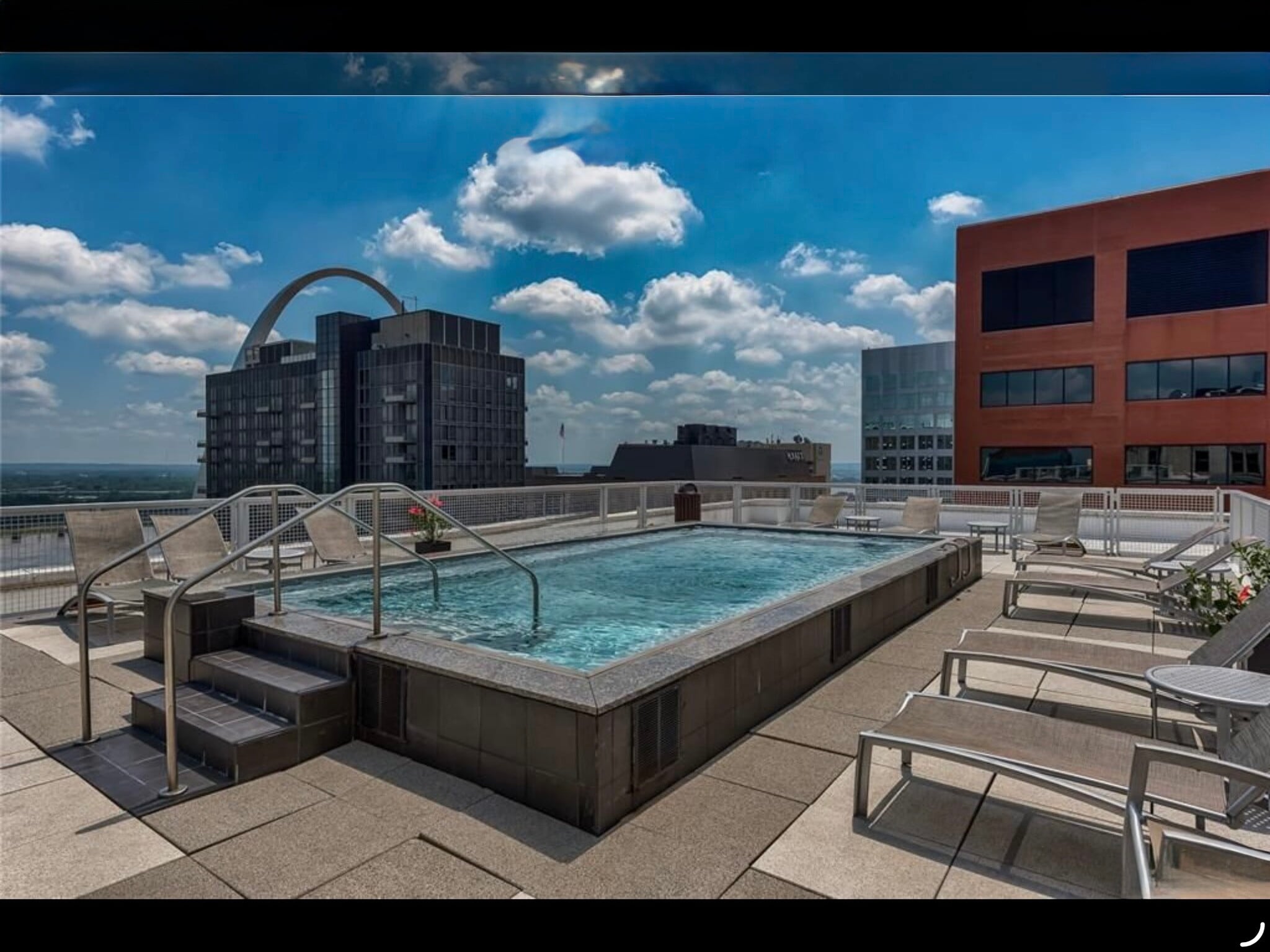 Building Photo - 314 N Broadway