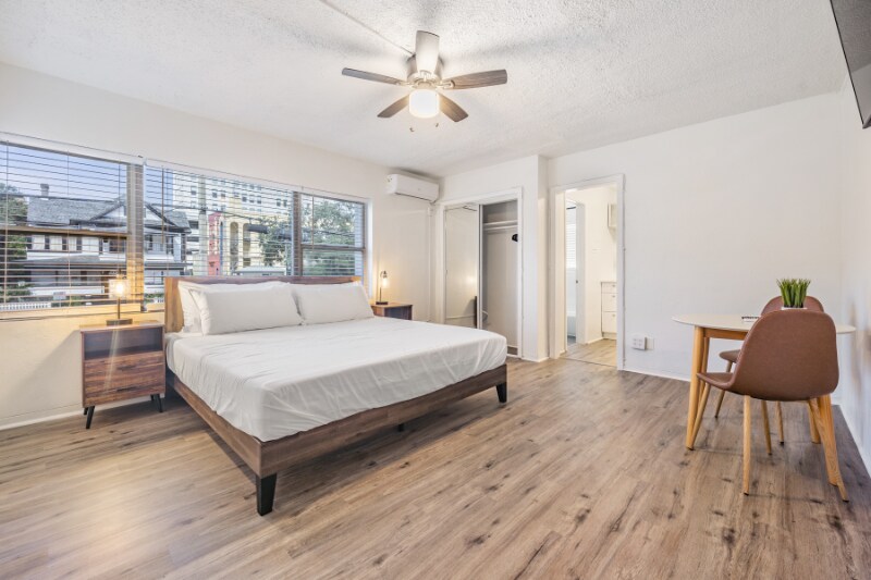 Primary Photo - 425 2nd St N