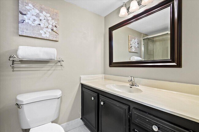 Building Photo - 5420 N Ocean Dr