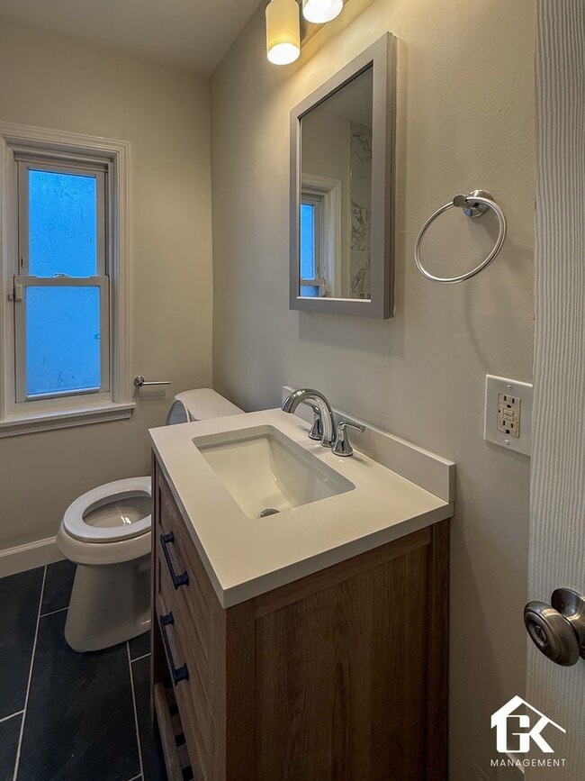 Building Photo - Fully remodeled 3 Bed 2.5 Bath