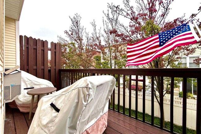 Building Photo - 34 Marina Dr