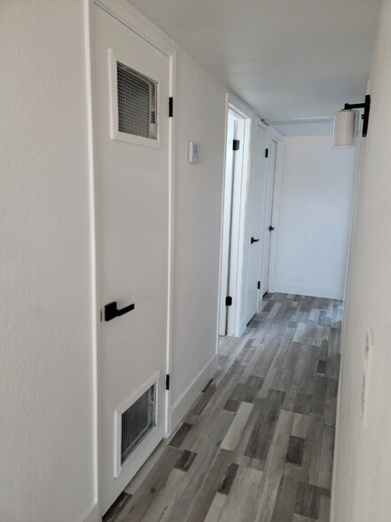 Building Photo - 830 N Ferger Ave