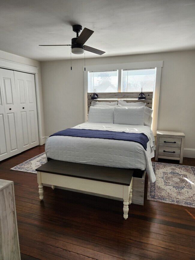 Master Bedroom - 1404 Grove St