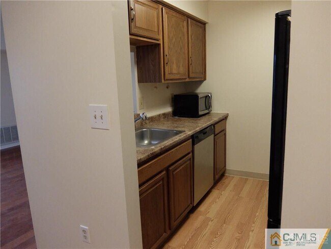 Building Photo - 4906 Ravens Crest Dr