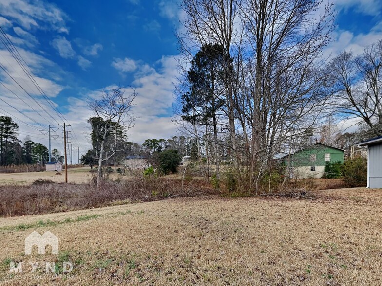 Building Photo - 4180 Etowah Dr SE