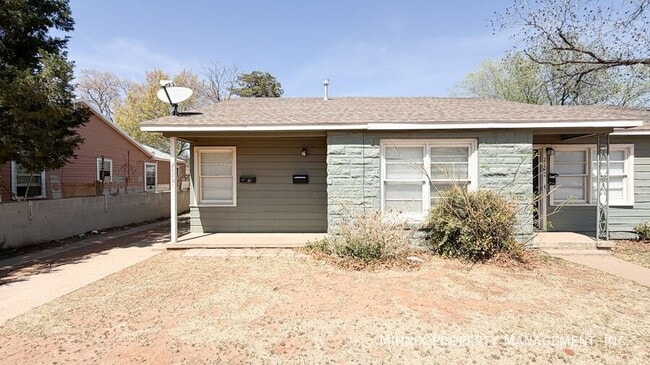 Building Photo - 2420 33rd St
