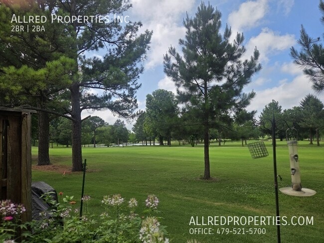 Building Photo - 2588 E Sweetbriar Dr
