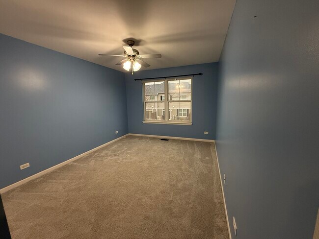 Building Photo - 433 Acushnet St