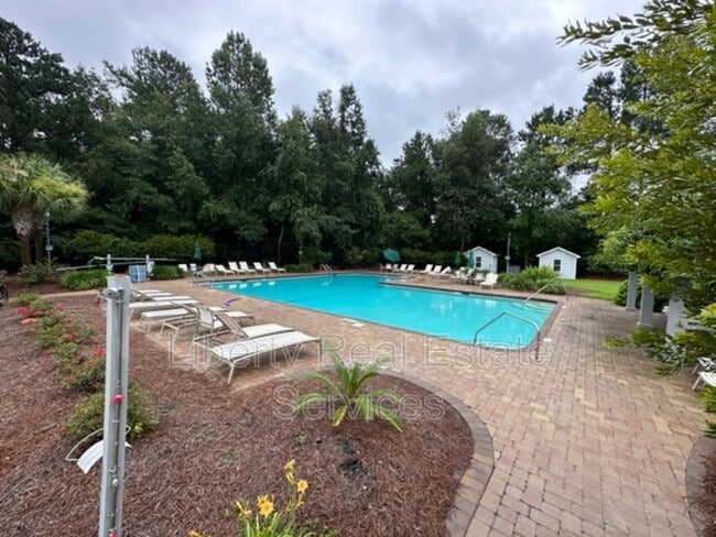 Building Photo - 40 Downie Ct