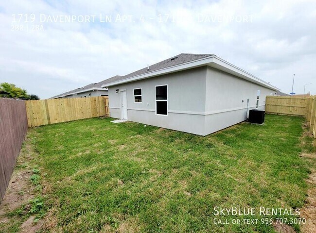 Building Photo - 1719 4th St