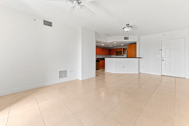 Building Photo - 610 Clematis St