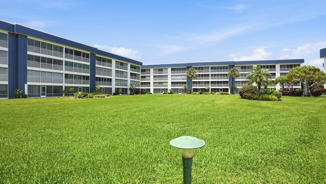 Building Photo - 921 Spanish Cir