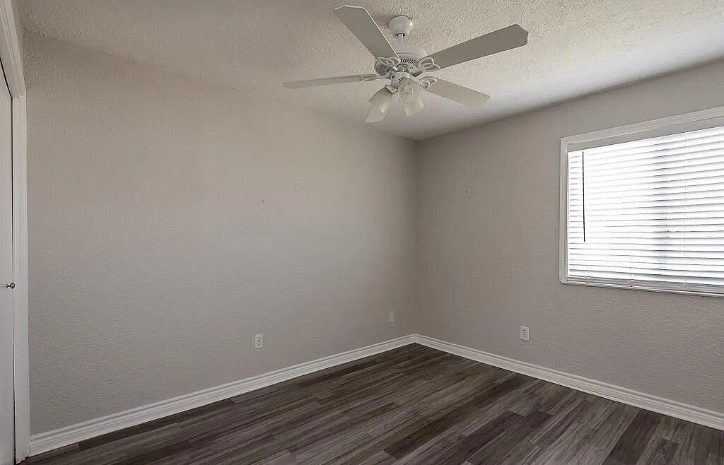Building Photo - 804 Oran Cir