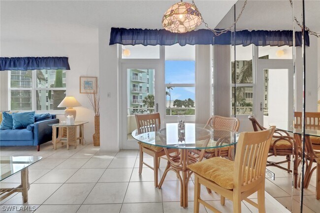 Building Photo - 220 Seaview Ct