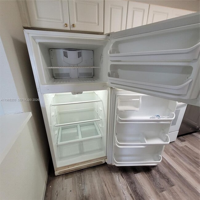 Building Photo - 5100 SW 41st St