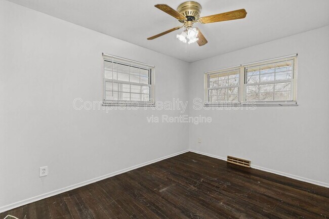 Building Photo - 11809 Bridgevale Ave