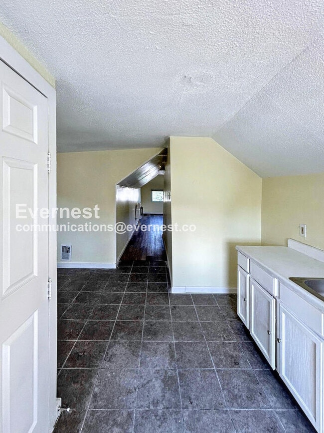 Building Photo - 3391 W 117th St