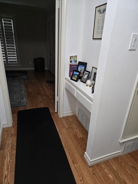 Building Photo - 8618 Baltimore Dr