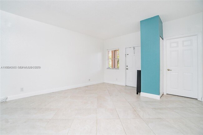 Building Photo - 11425 NW 34th Pl