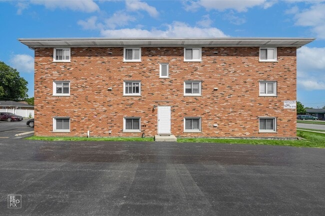 Building Photo - 6315 Joliet Rd