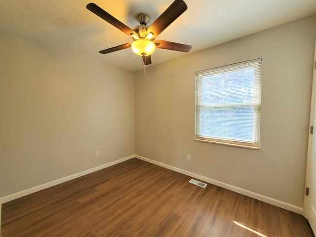 Building Photo - Renovated 4 bed in Westerville!