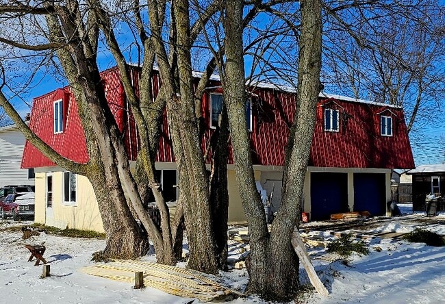 Building Photo - 19 Lloyd Dr