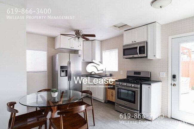 Building Photo - 4833 1/2 Lantana Drive-
