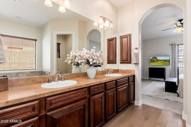 Building Photo - 9705 E Mountain Peak Dr