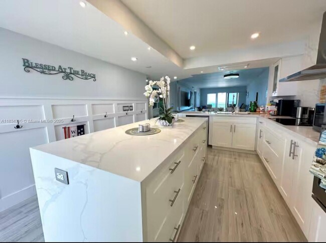 Building Photo - 10980 S Ocean Dr
