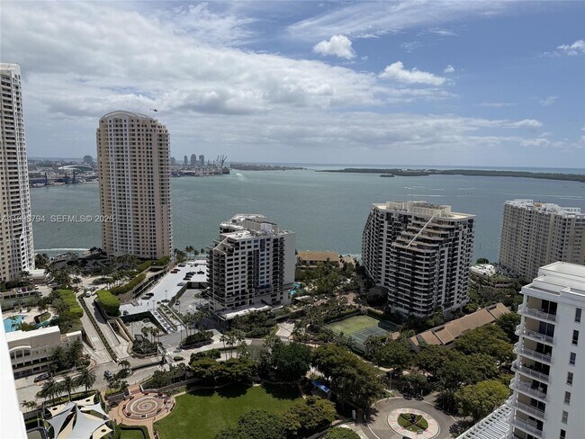 Building Photo - 801 Brickell Key Blvd
