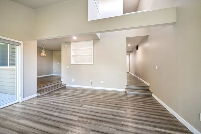 Building Photo - 4312 Botticelli