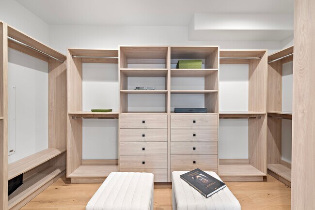 Building Photo - 84 Sidney Bay Dr