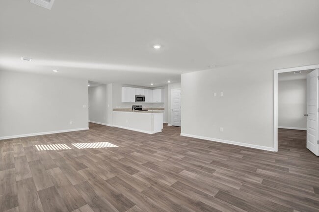 Building Photo - ***MOVE-IN SPECIAL*** $500 OFF OF YOUR FIR...