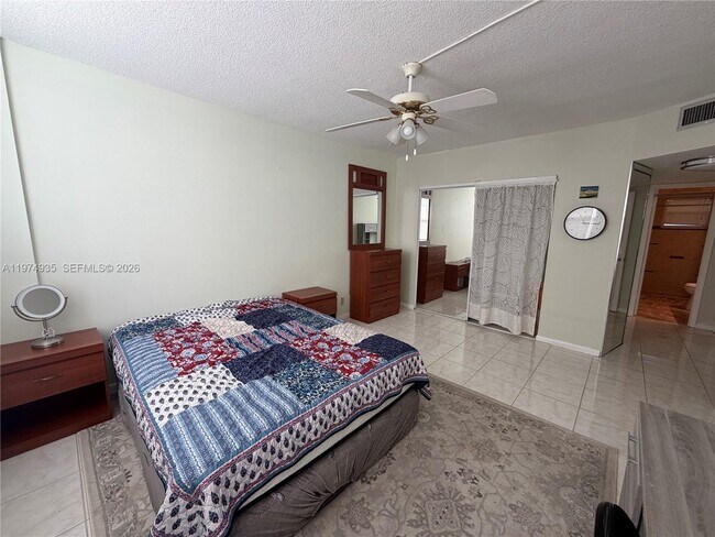 Building Photo - 3181 S Ocean Dr