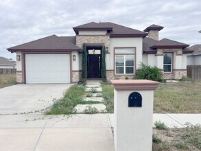 Building Photo - Beautiful 3 bedroom/ 2.5 bath Home in Edinburg - $500 off the First Month Rent!!!
