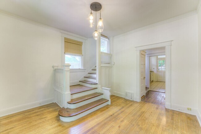 Building Photo - JULY MOVE IN SPECIAL - 1/2 OFF FIRST MONTH...